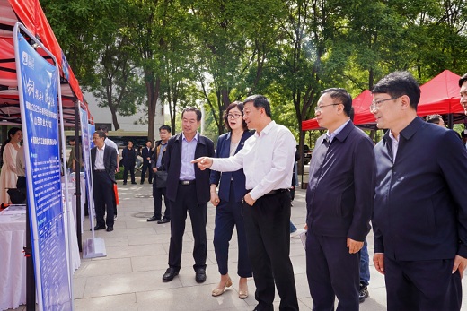 集团公司参加市招才引智高校行活动